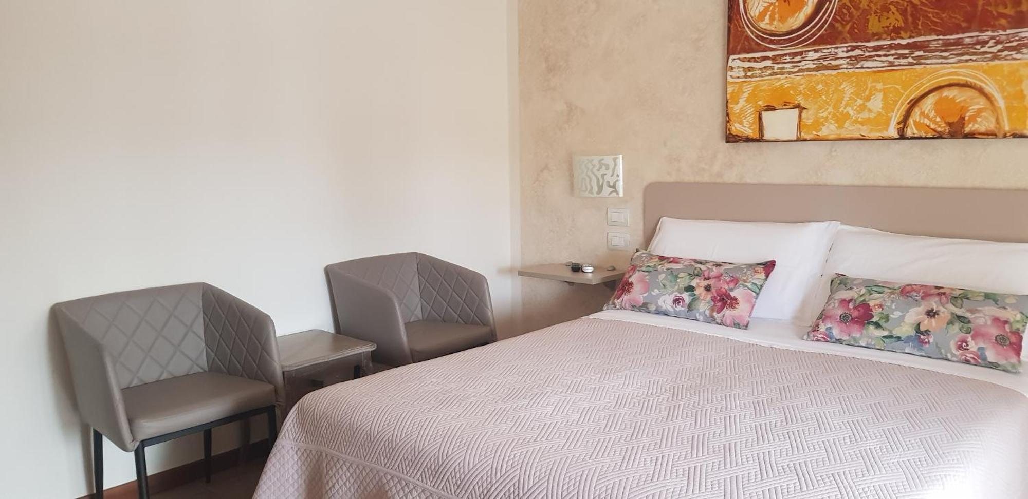 Hotel Margherita Meuble Сірміоне Номер фото