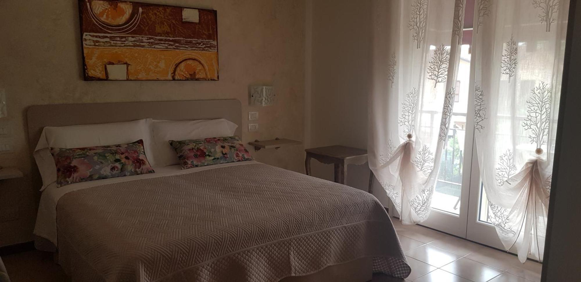 Hotel Margherita Meuble Сірміоне Номер фото