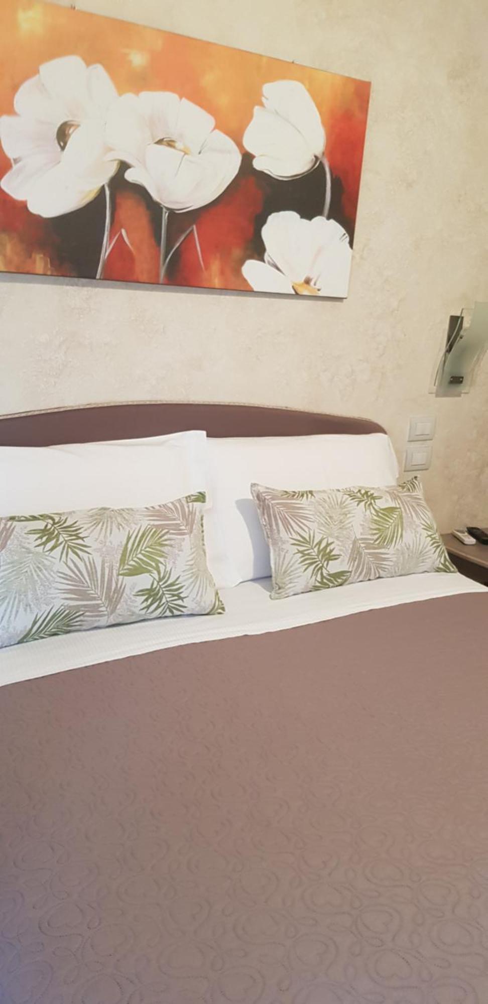 Hotel Margherita Meuble Сірміоне Екстер'єр фото