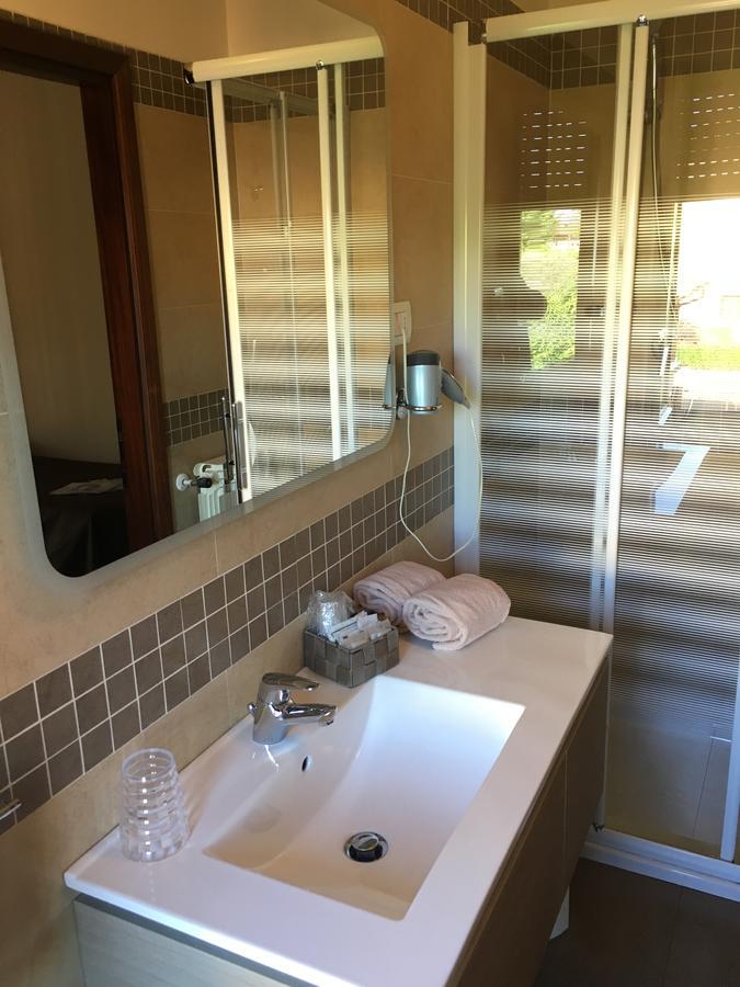Hotel Margherita Meuble Сірміоне Екстер'єр фото