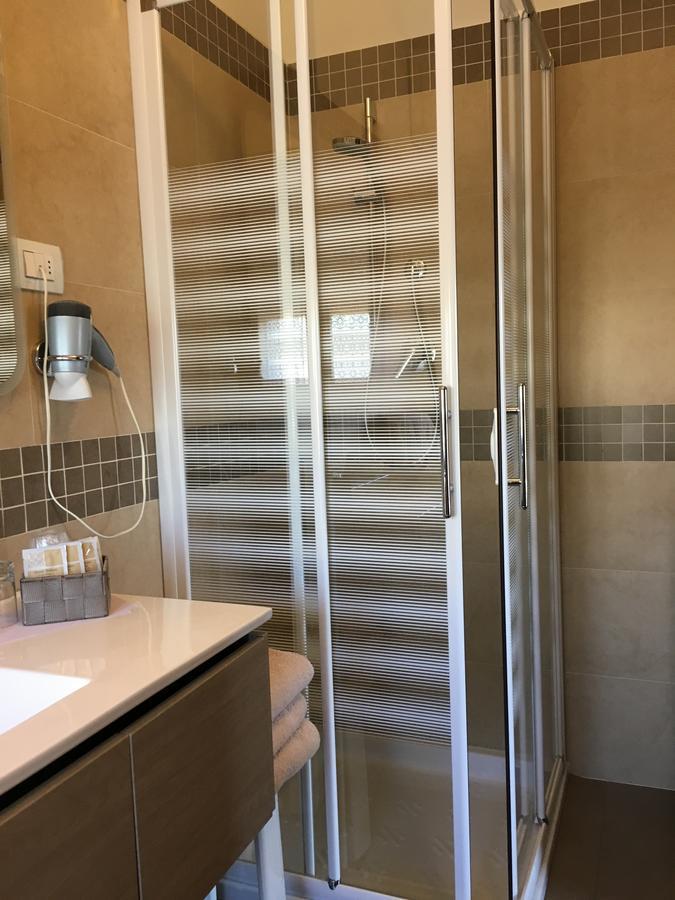Hotel Margherita Meuble Сірміоне Екстер'єр фото