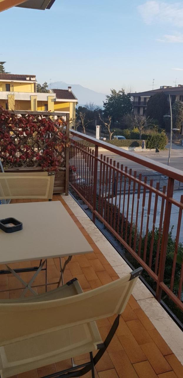 Hotel Margherita Meuble Сірміоне Екстер'єр фото